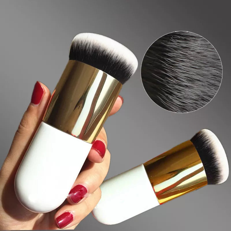 Professional Chubby Pier Foundation Brush - Perfect for Flawless Cream & Liquid Makeup Application